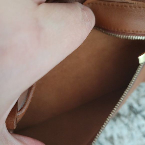 Salvatore Ferragamo Vintage Brown Leather Bag . - Picture 11 of 16